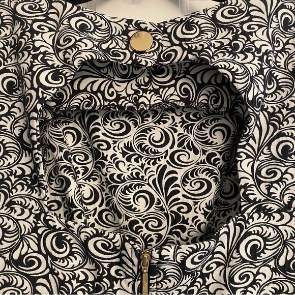 Black & White Classic Baroque Fit & Flare - Picture 5 of 8